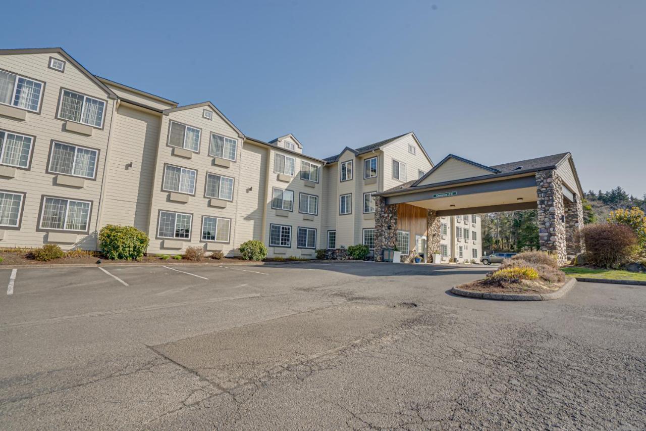 The Ashley Inn & Suites Lincoln City Exterior photo