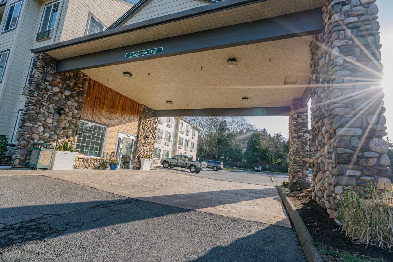 The Ashley Inn & Suites Lincoln City Exterior photo