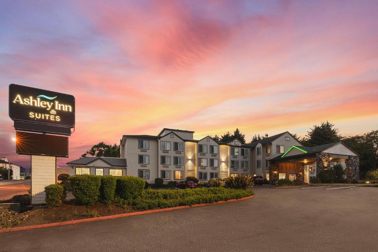The Ashley Inn & Suites Lincoln City Exterior photo